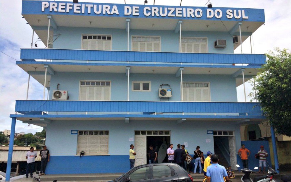Prefeito de Cruzeiro do Sul exonera quase 200 comissionados no interior do Acre — Foto: Gledson Albano/Rede Amazônica Acre