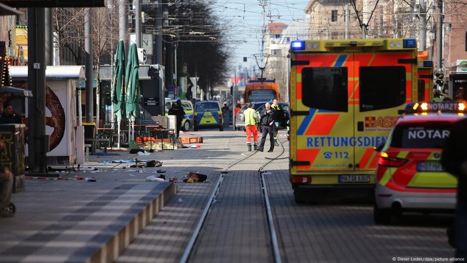 1 Morto, vários feridos em Mannheim Car Ofning - DW - 03/03/2025