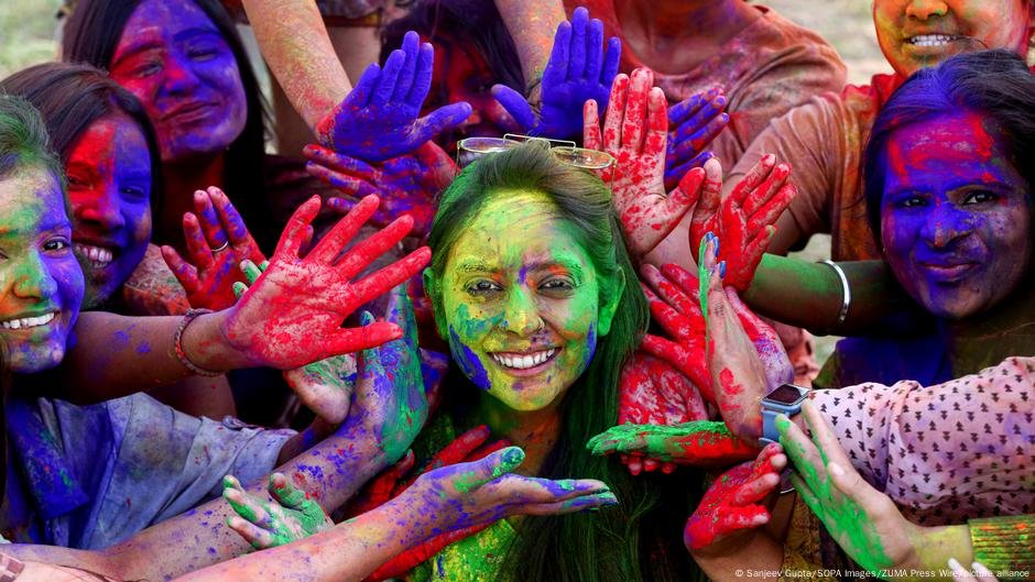 5 Fatos sobre Holi, o Festival Hindu de Cores na Índia - DW - 13/03/2025