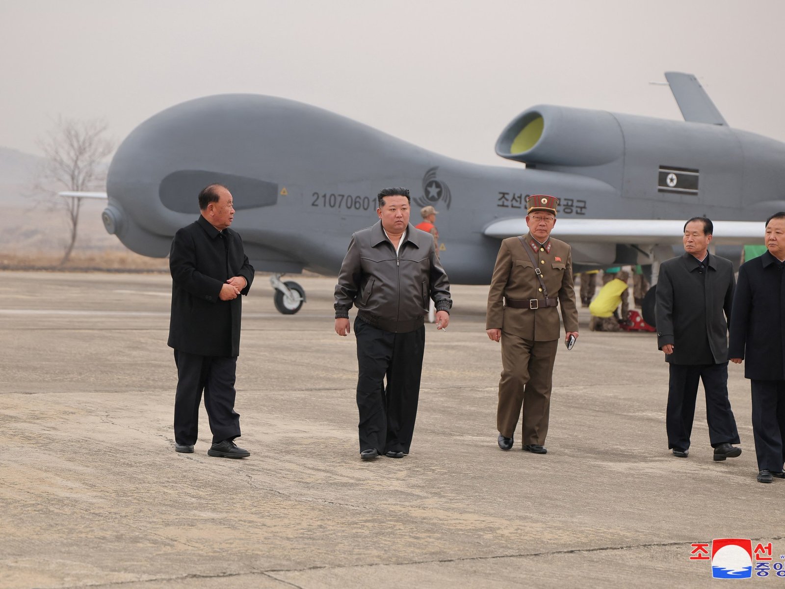 A Kim Jong Un da Coréia do Norte supervisiona os testes de novos drones suicídicos equipados com AI | Notícias Kim Jong Un