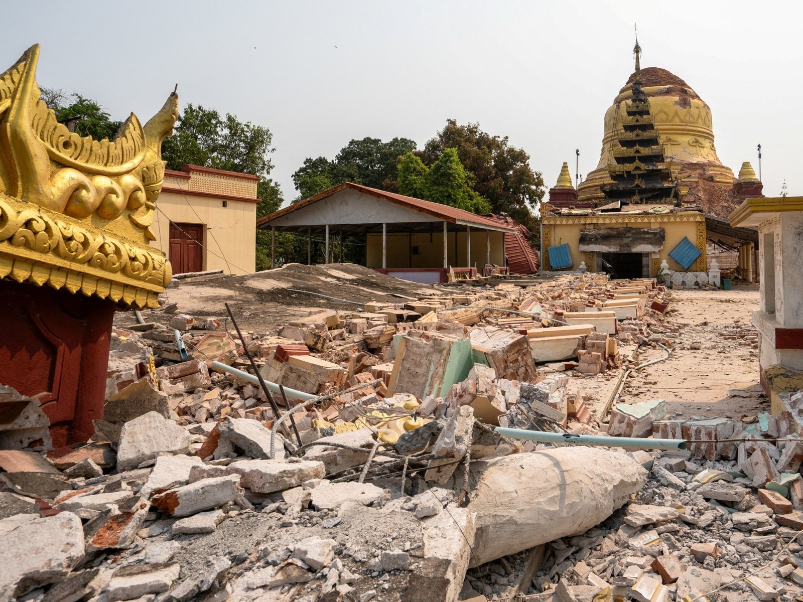 A ajuda externa correu para Mianmar atingido por terremoto quando mais de 1.600 mortos | Notícias de terremotos