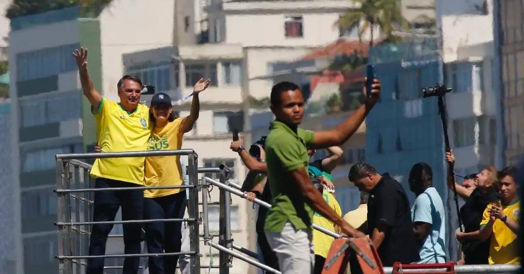 AO VIVO: Bolsonaro faz ato com apoiadores em Copac...