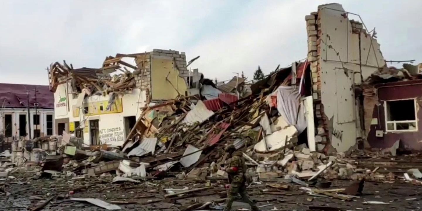 Ao vivo, guerra na Ucrânia: a equipe ucraniana confirma a retirada de suas forças da cidade de Sudja