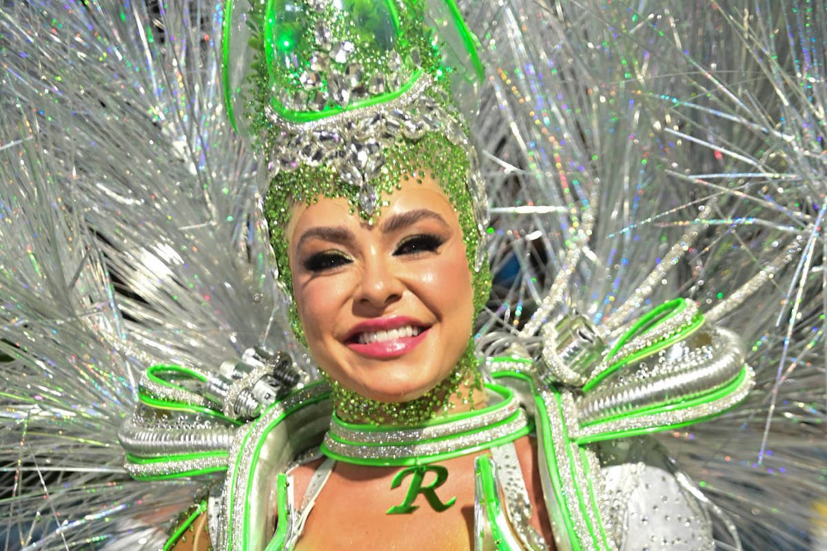 Após Sapucaí, esposa de bicheiro vai ao presídio - 05/03/2025 - Celebridades