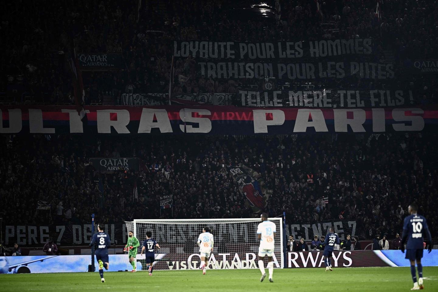 Após o PSG-OM, Véronique Rabiot e o Rouge Direct Collective denunciam o comportamento dos apoiadores de Paris Saint-Germain