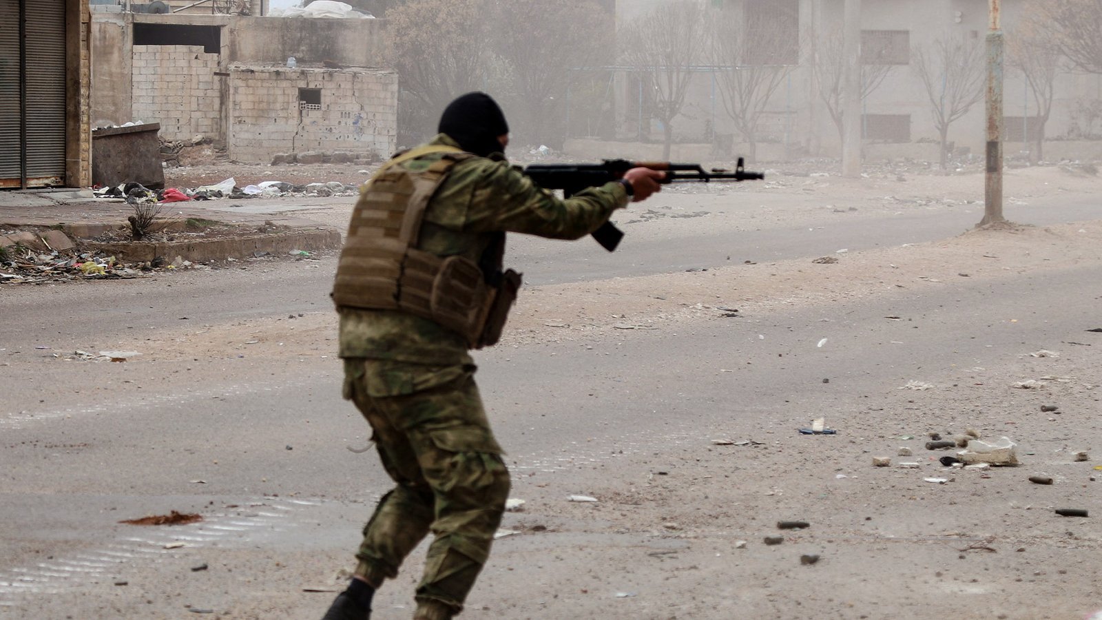 As forças de segurança sírias se chocam com pistoleiros pró-Assad | Guerra da Síria