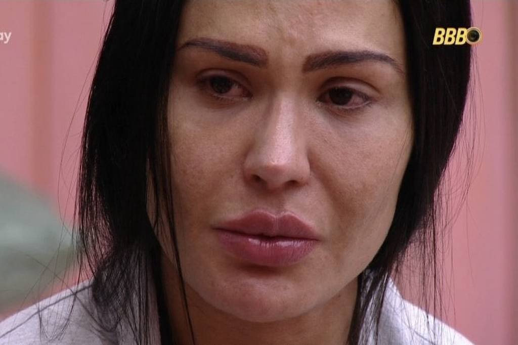 BBB 25: Gracyanne se explica a Diego após fofocas - 15/03/2025 - BBB25