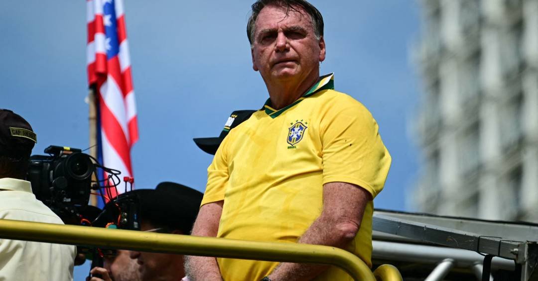 Bolsonaro ainda é dúvida no inquérito da PF sobre...