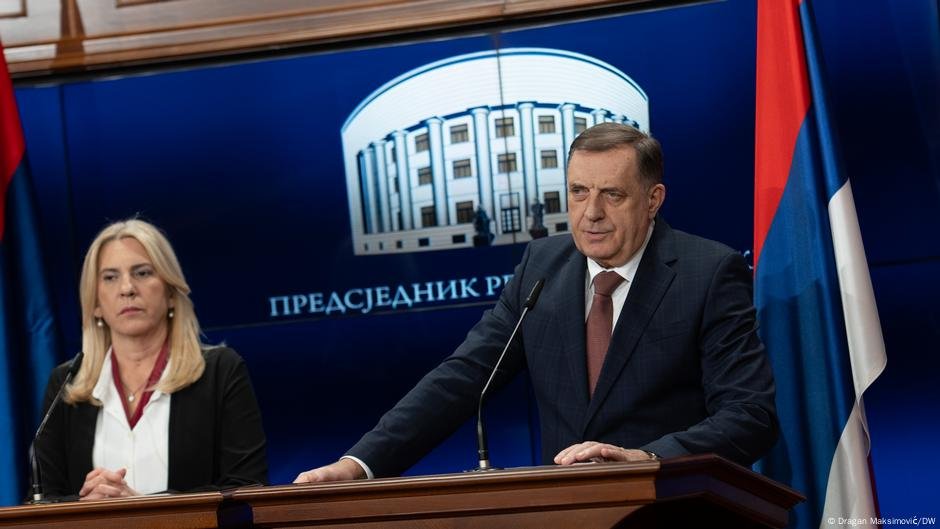 Bósnia emitem o mandado de prisão para o líder sérvio Dodik - DW - 12/03/2025