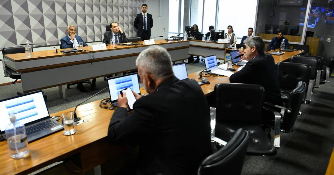 CPI aprova relatório que pede indiciamento de tio...