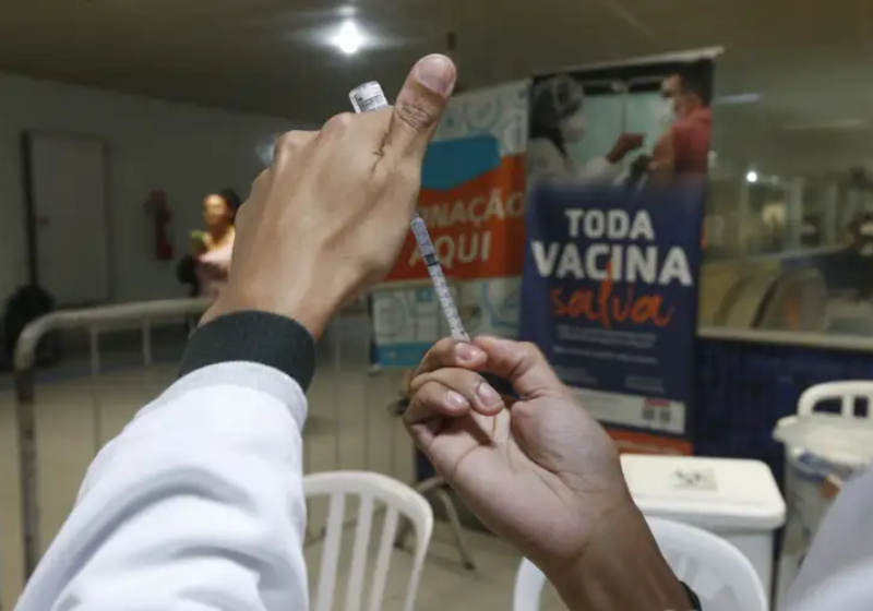 Walmerinston Paixão Corrêa, de 64 anos, viveu duas décadas em situação de rua, agora comemora o fato de ter sido aprovado para o curso de Letras na Universidade Federal do Pará (UFPA). Foto: Divulgação/O Liberal