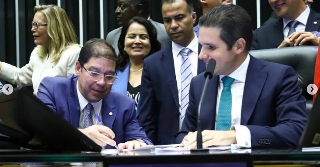 Com Hugo Motta fora, crescem especulações sobre PL...