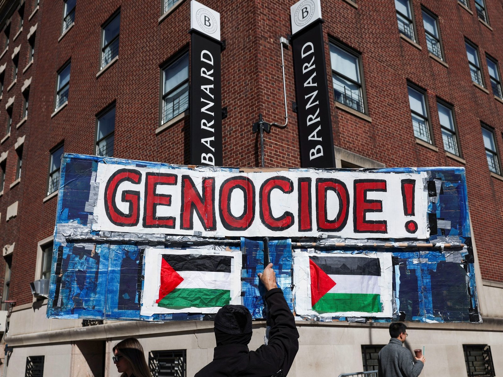 Como a Columbia cedeu às demandas de Trump para recuperar seu financiamento de US $ 400 milhões | Notícias da educação