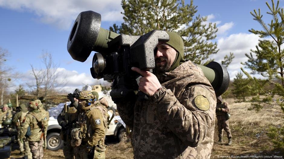 Como o fim da ajuda militar dos EUA afetará a Ucrânia? - DW - 04/03/2025