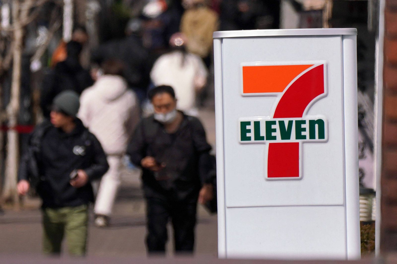Dona da 7-Eleven se remodela com inédito CEO estrangeiro - 06/03/2025 - Mercado