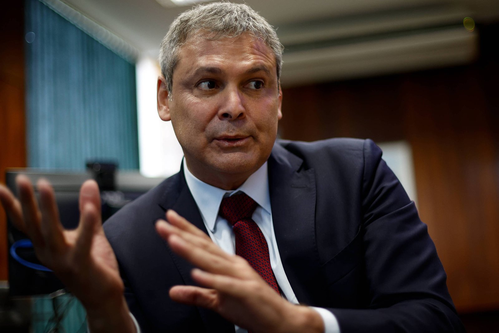 Este é o ano do povo, diz Lindbergh Farias - 16/03/2025 - Mônica Bergamo