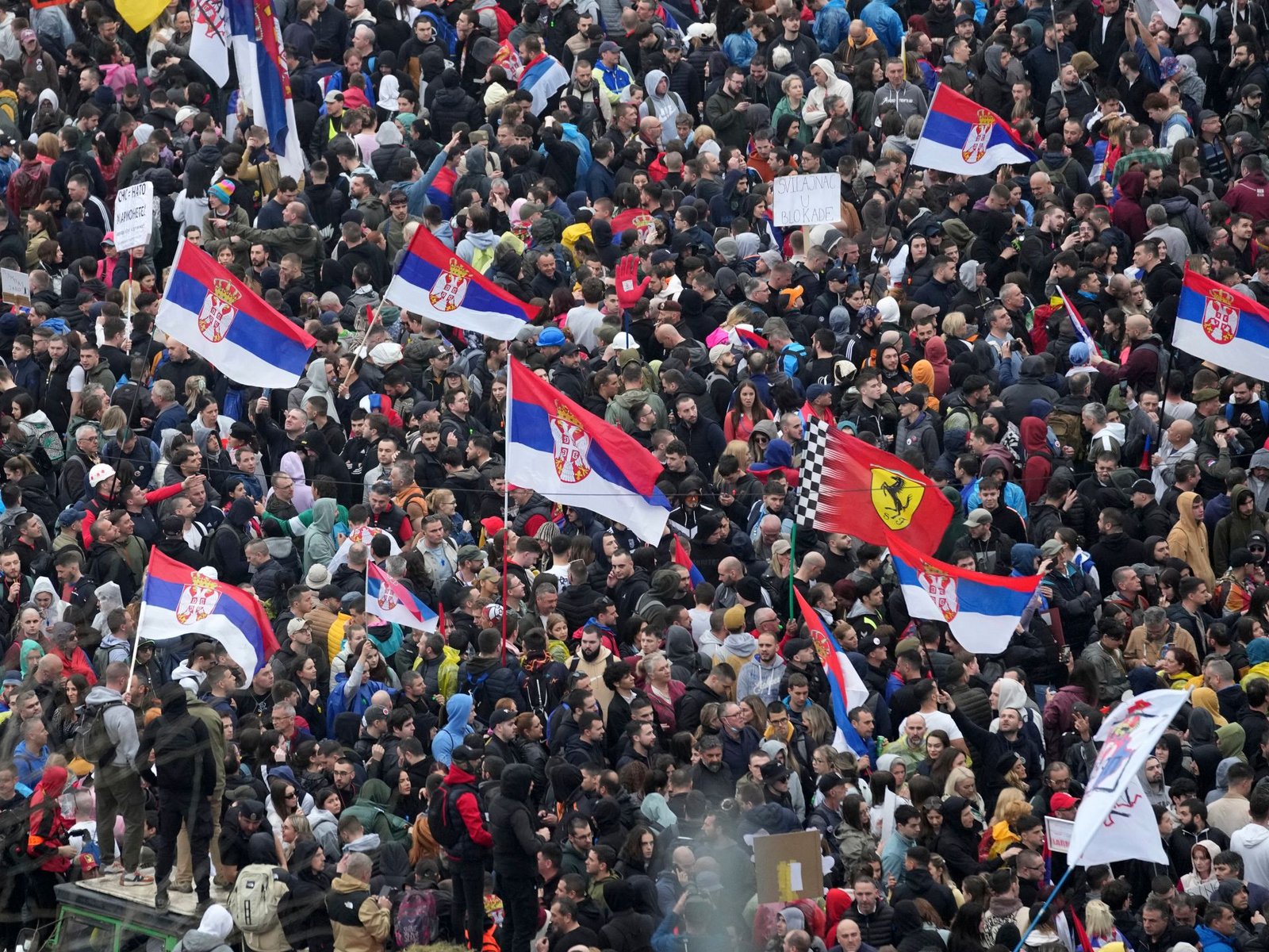 Estima -se que 100.000 junte -se ao Rally Antigovernment no Belgrado da Sérvia | Notícias de protestos