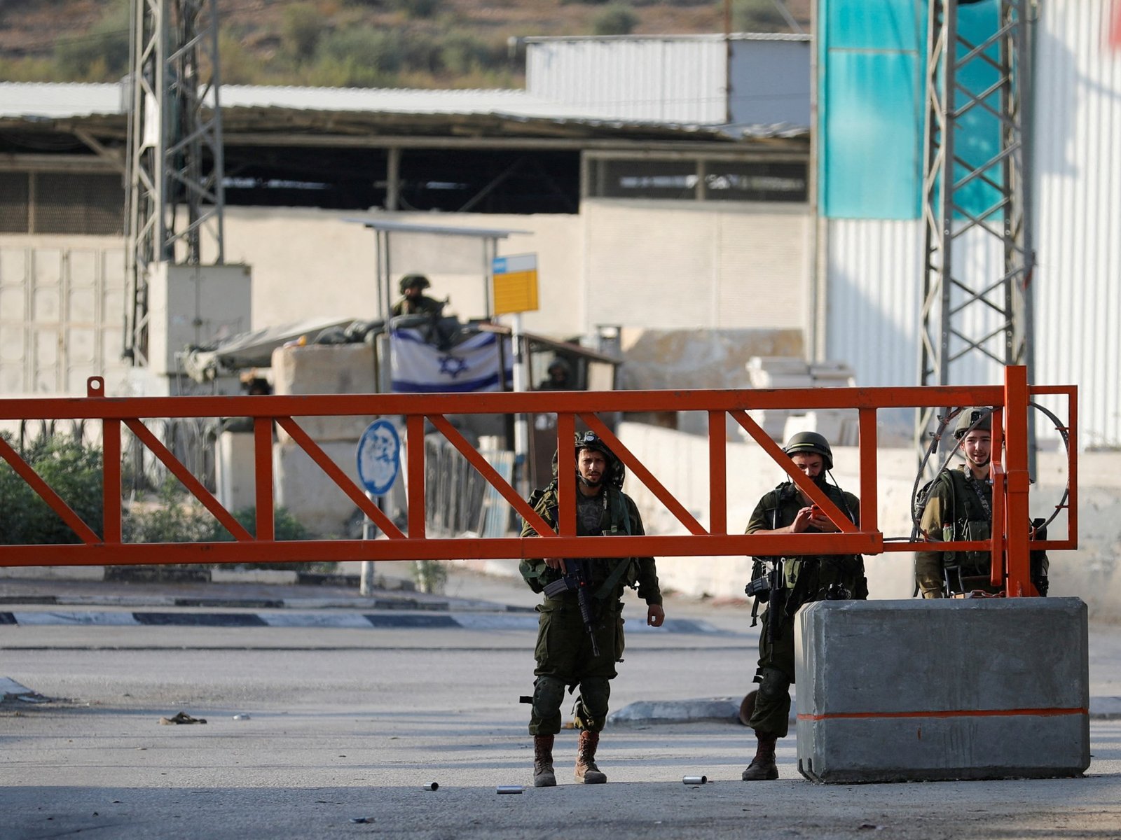 'Execução pública': o ponto de verificação israelense aterrorizando uma cidade palestina | Notícias de conflito de Israel-Palestina