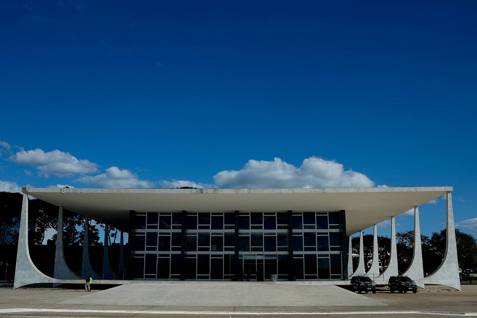Foro especial: Mudança amplia atribuições do STF - 14/03/2025 - Poder