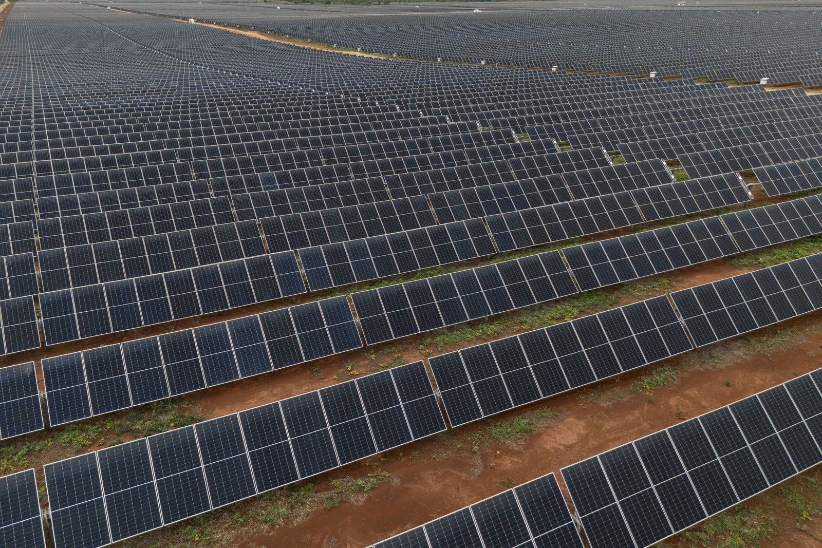 Governo cria grupo para avaliar como reduzir cortes de geração de energia renovável - 06/03/2025 - Mercado
