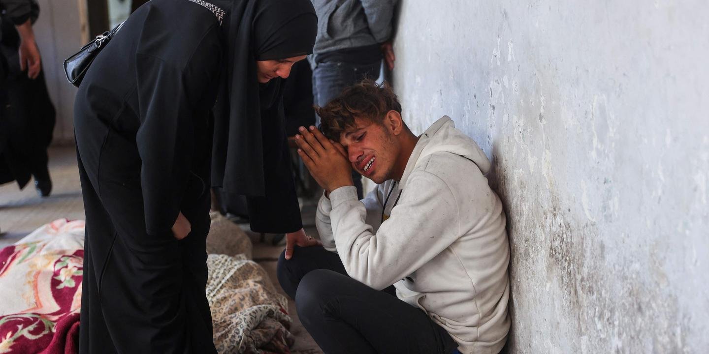 Greves israelenses deixaram pelo menos 220 mortos, de acordo com a defesa civil do enclave