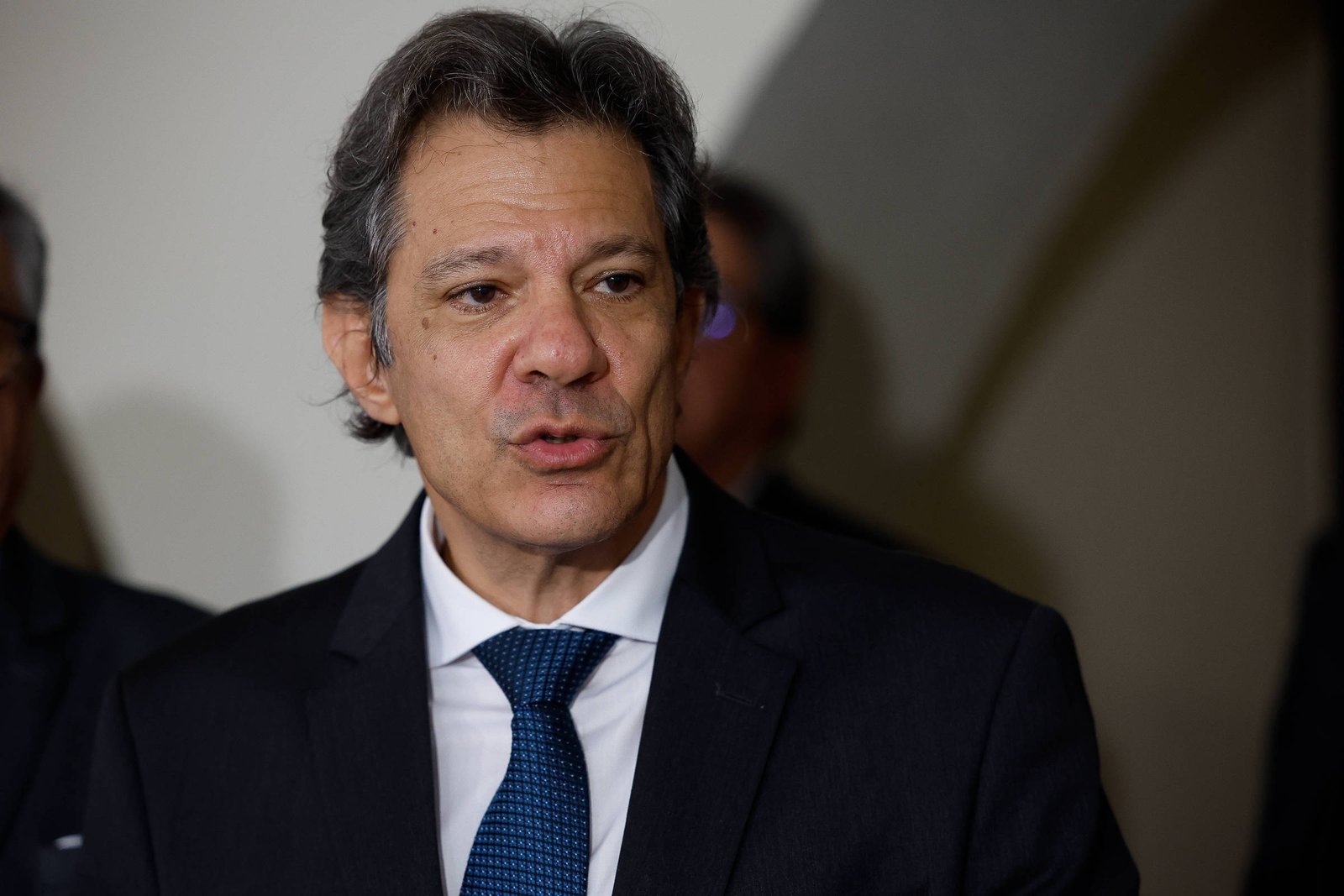 Haddad: Brasil crescerá menos em 2025, para segurar preços - 07/03/2025 - Mercado