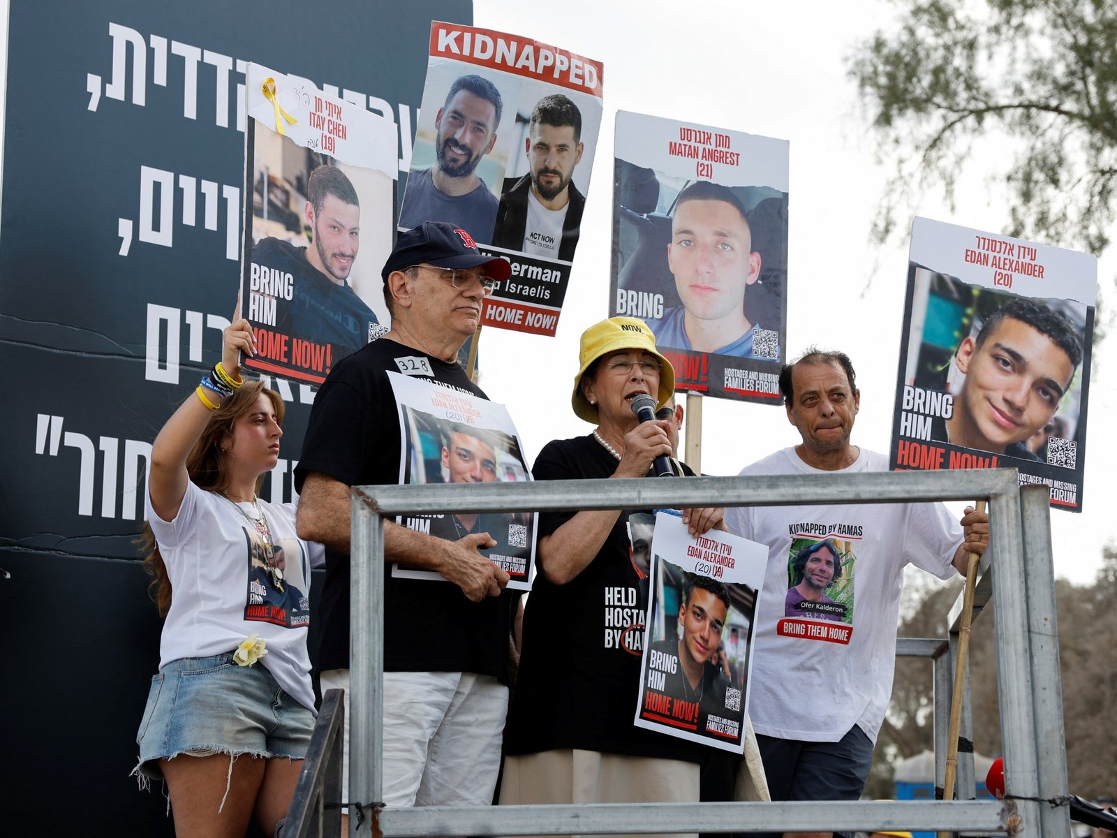 Hamas 'pronto' para entregar o cativo israelense e quatro corpos mantidos em Gaza | Notícias de conflito de Israel-Palestina