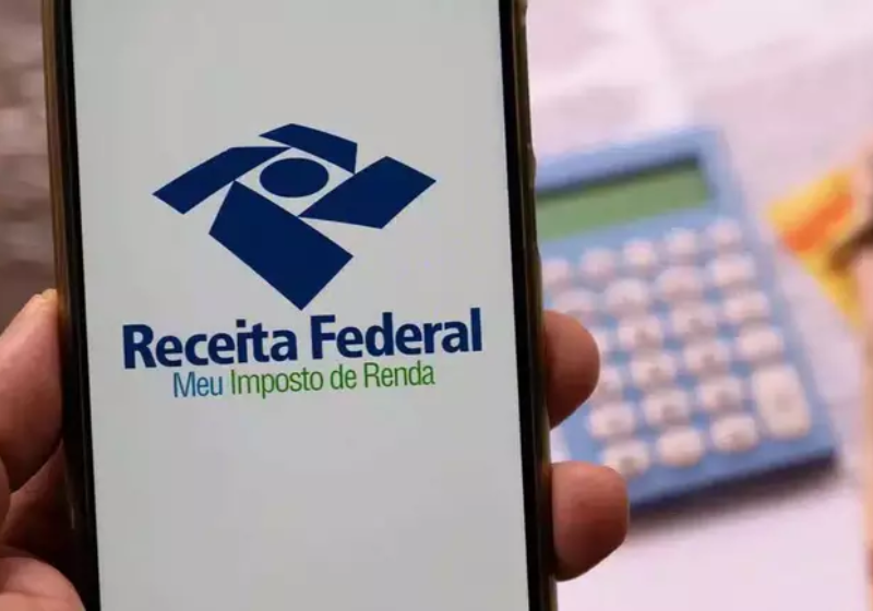Julyane é uma mãe que foi abandonada com quatro filhos e doente. Ela luta para sustentar a família. - Foto: arquivo pessoal