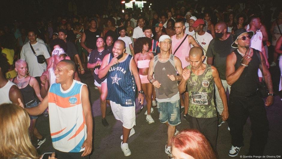 Inside Rio's 'Dance Charme' Parties - DW - 05/03/2025