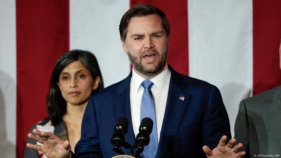 JD Vance para visitar a Base Militar dos EUA na Groenlândia - DW - 28/03/2025