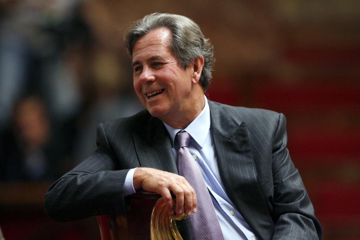 Jean-Louis DeBré, ex-presidente do Conselho Constitucional, morreu