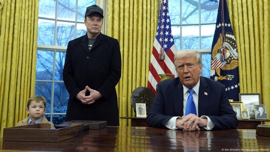 Juiz ordens Casa Branca para restabelecer os trabalhadores demitidos - DW - 13/03/2025