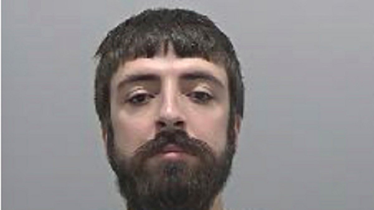 Kyle Clifford, assassino de besta do Reino Unido, condenado à prisão perpétua por assassinato triplo | Notícias sobre crimes