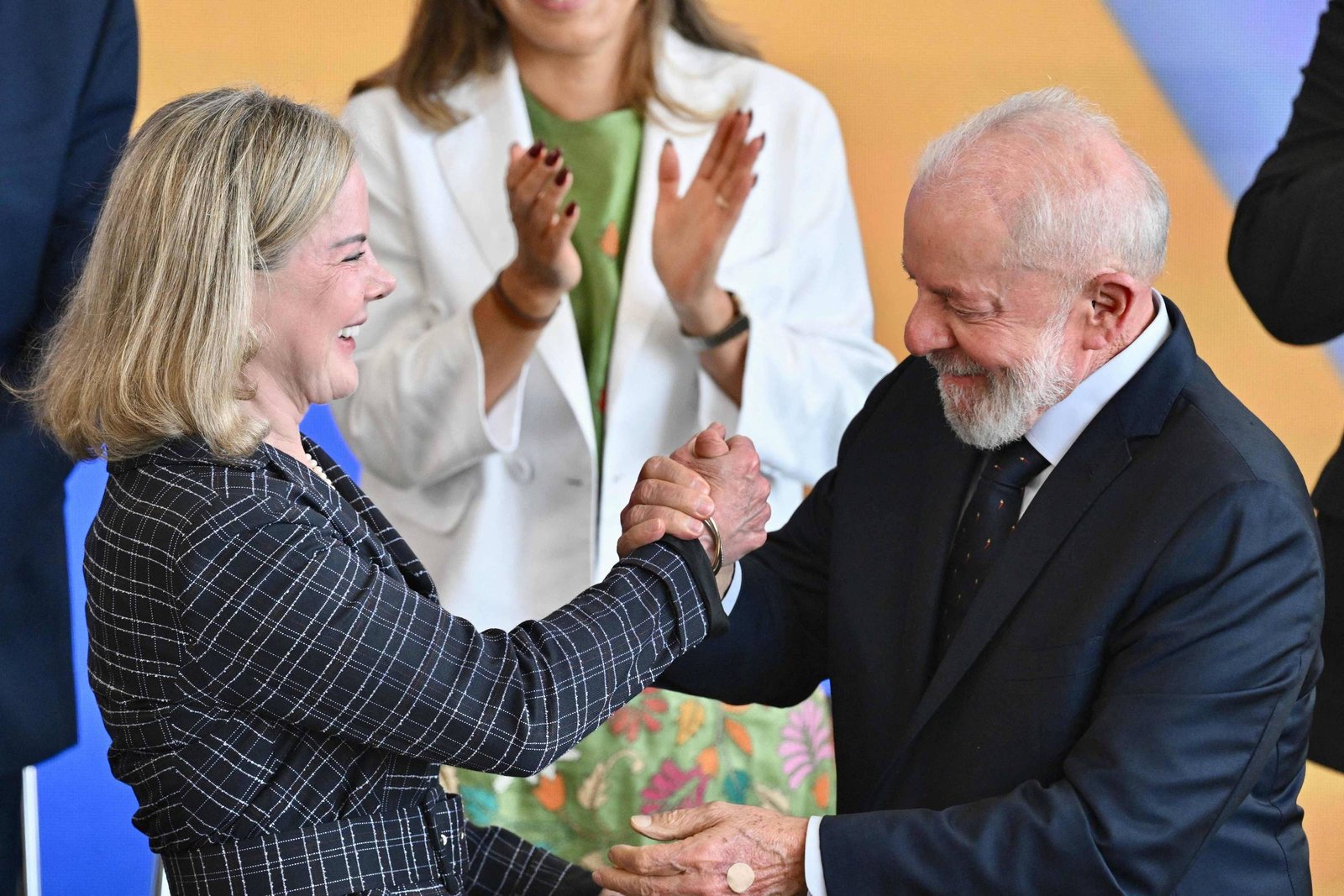 Lula ignora peso das palavras ao falar em 'mulher bonita' - 14/03/2025 - Poder