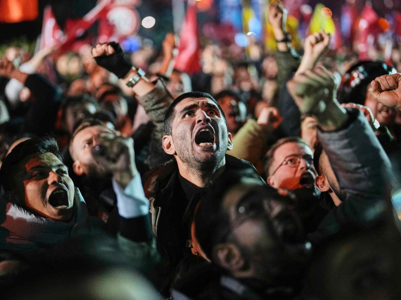 Milhares se juntam a março em Istambul de Turkiye para protestar à prisão do prefeito | Notícias da política