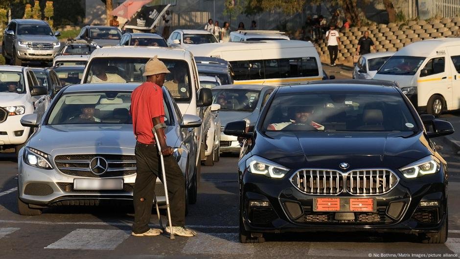 Montagens de pressão para o imposto sobre riqueza sobre a super-rica da África-DW-04/03/2025