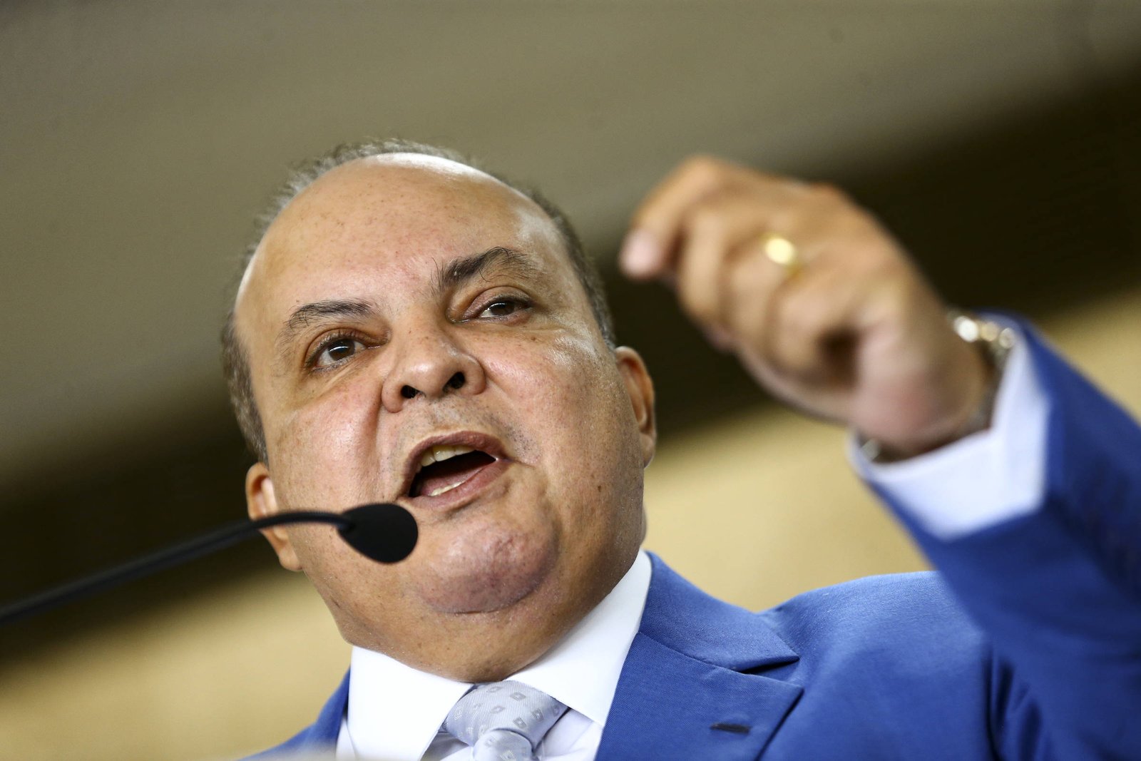 Moraes arquiva inquérito sobre participação de Ibaneis no 8 de janeiro - 05/03/2025 - Poder