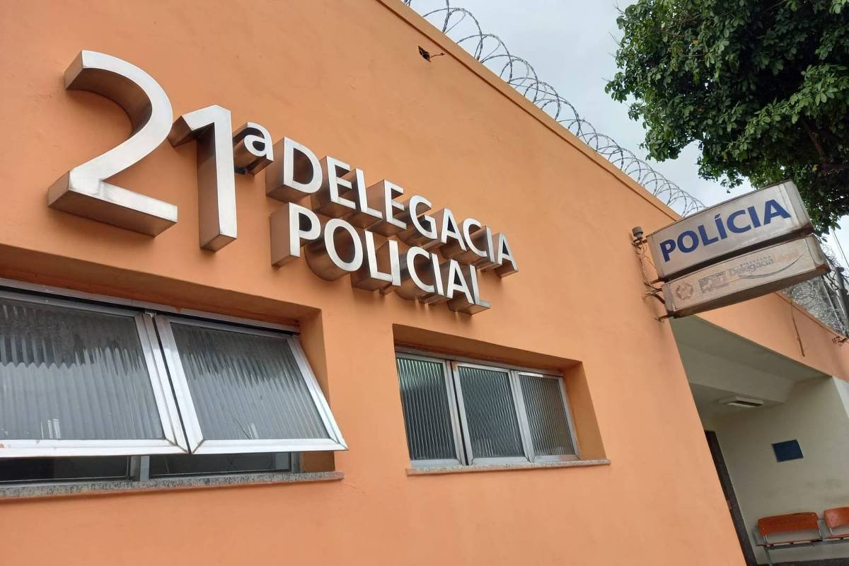 Mulher é presa após atropelar crianças com carro roubado - 05/03/2025 - Cotidiano