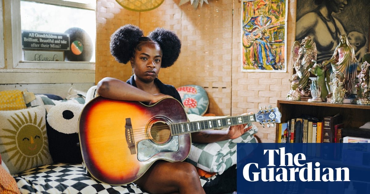'Não tenho medo de que alguns artistas tenham': Americana Anarcho-Punk Sunny War on Ghosts, Crass e The Kkk | Americana