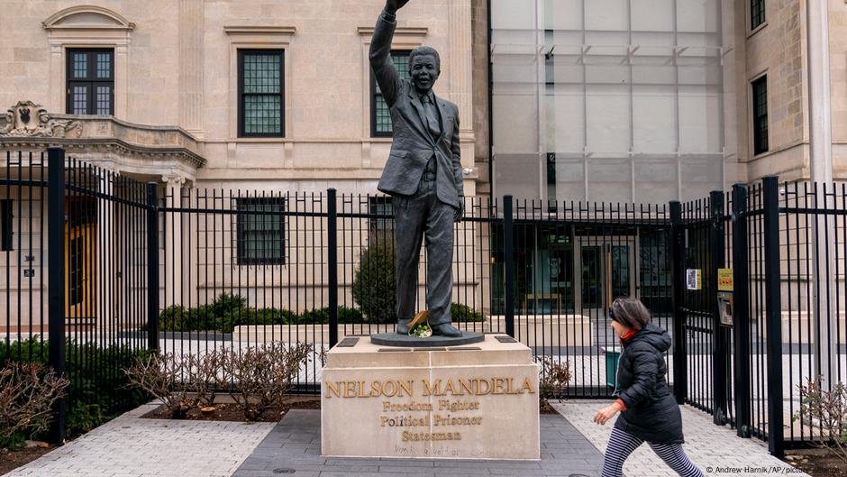 Nós expulsam o embaixador da África do Sul, dizendo que odeia Trump - DW - 15/03/2025