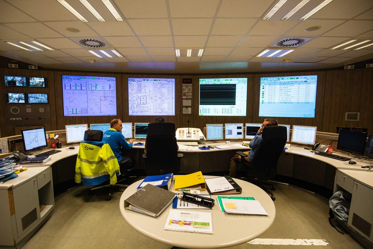 O Elysée evoca "um primeiro comissionamento" de reatores EPR2 até 2038, em vez de 2035