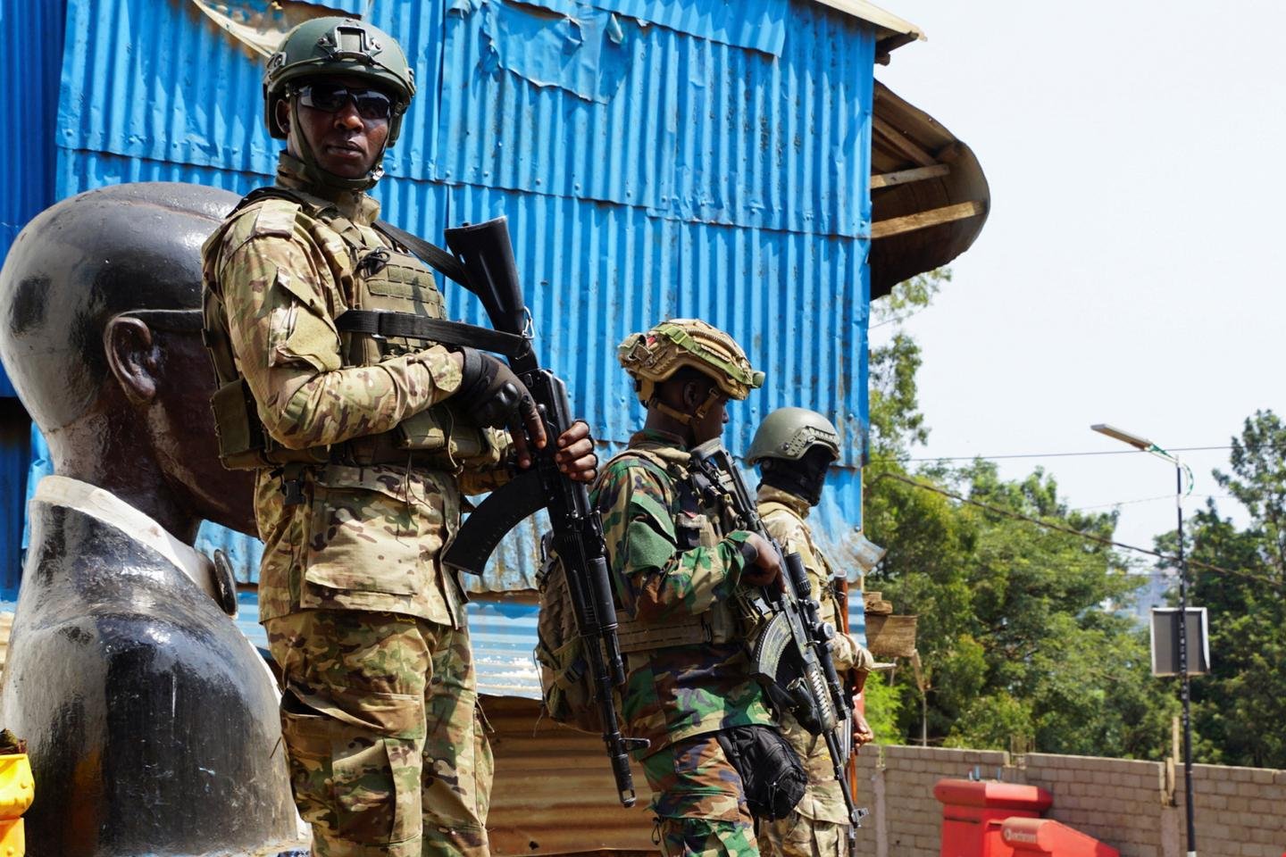 O M23 se recusa a participar de discussões de paz em Luanda, Kinshasa mantém sua presença