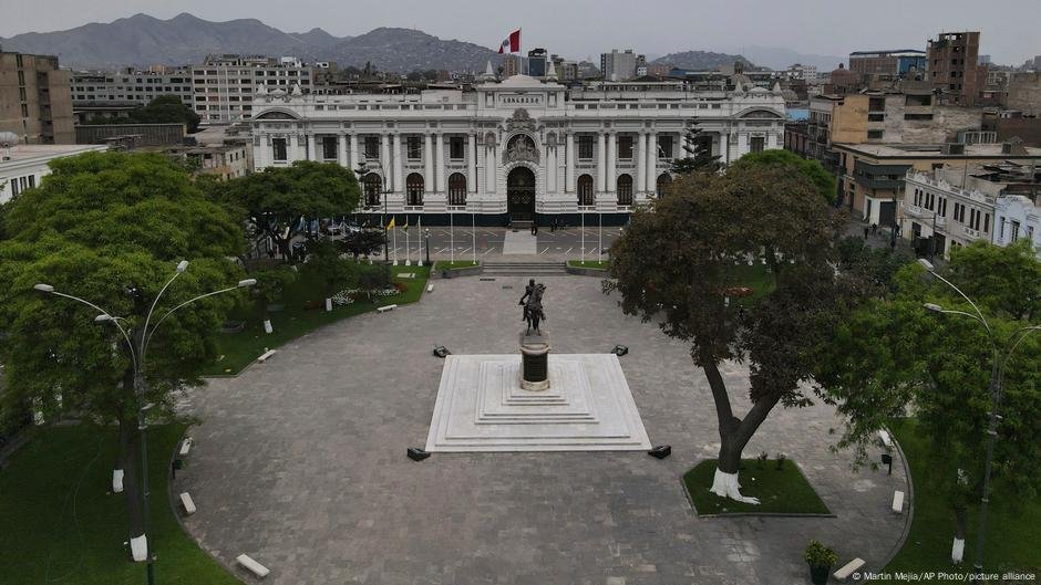 O Peru passa por críticos da lei reivindicará as ONGs - DW - 14/03/2025