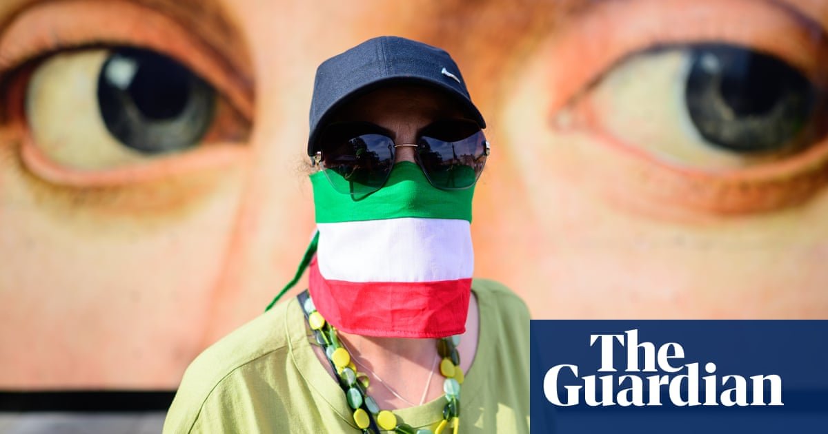 O cantor iraniano Mehdi Yarrahi deu 74 cílios sobre a música de protesto | Irã