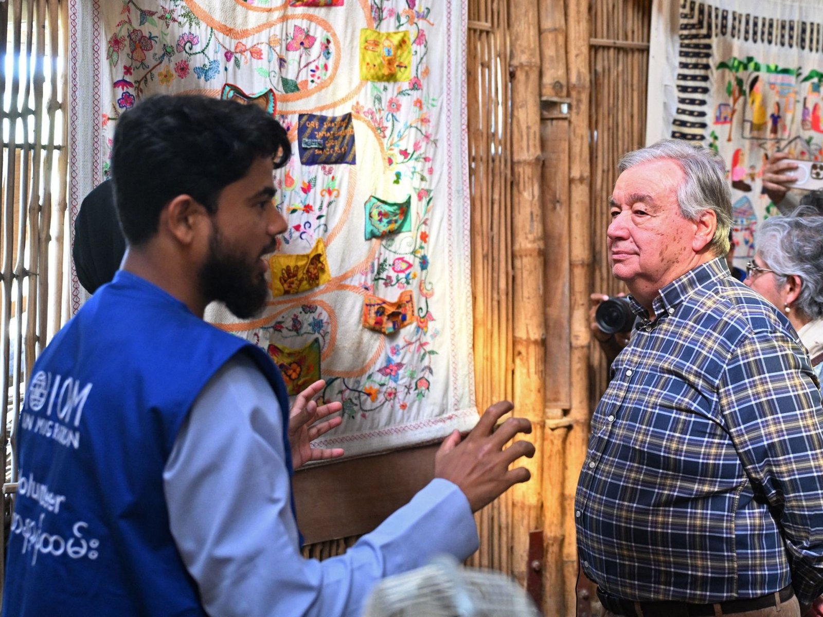 O chefe da ONU visita refugiados rohingya em Bangladesh à medida que os medos da fome aumentam | Notícias alimentares