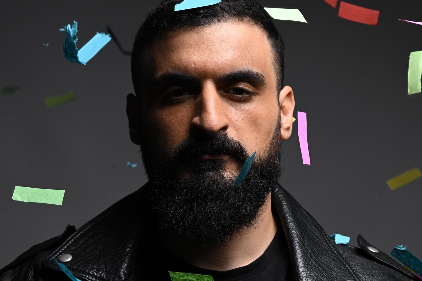 O humorista Umut Köker não é um rosto de emprego