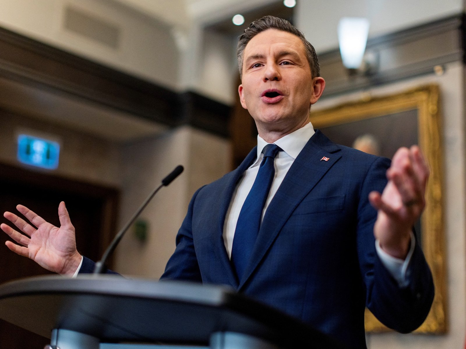 O líder conservador do Canadá apreende comentários de Trump em meio à queda em apoio | Notícias da política