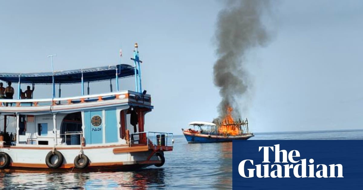 O turista britânico desaparecido após o barco pega fogo na ilha tailandesa | Tailândia