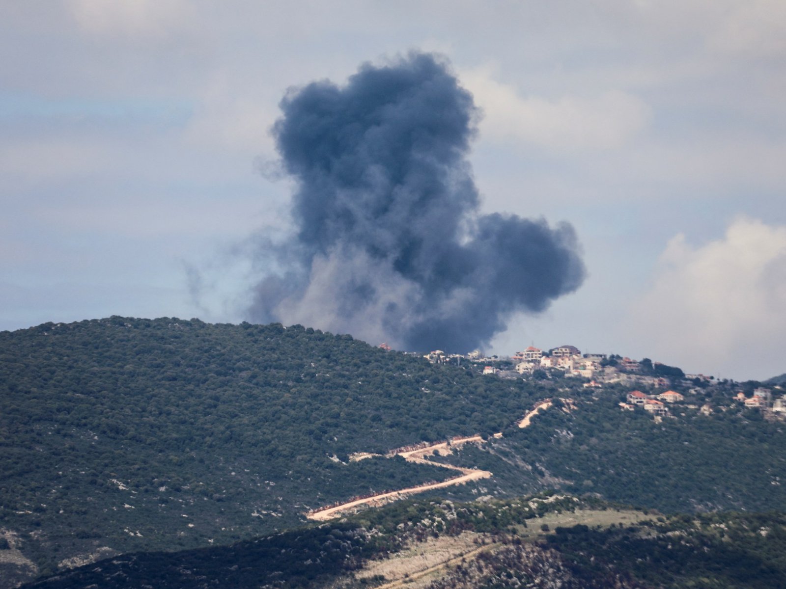 Os ataques com drones israelenses matam quatro pessoas no sul do Líbano | Israel ataca as notícias do Líbano