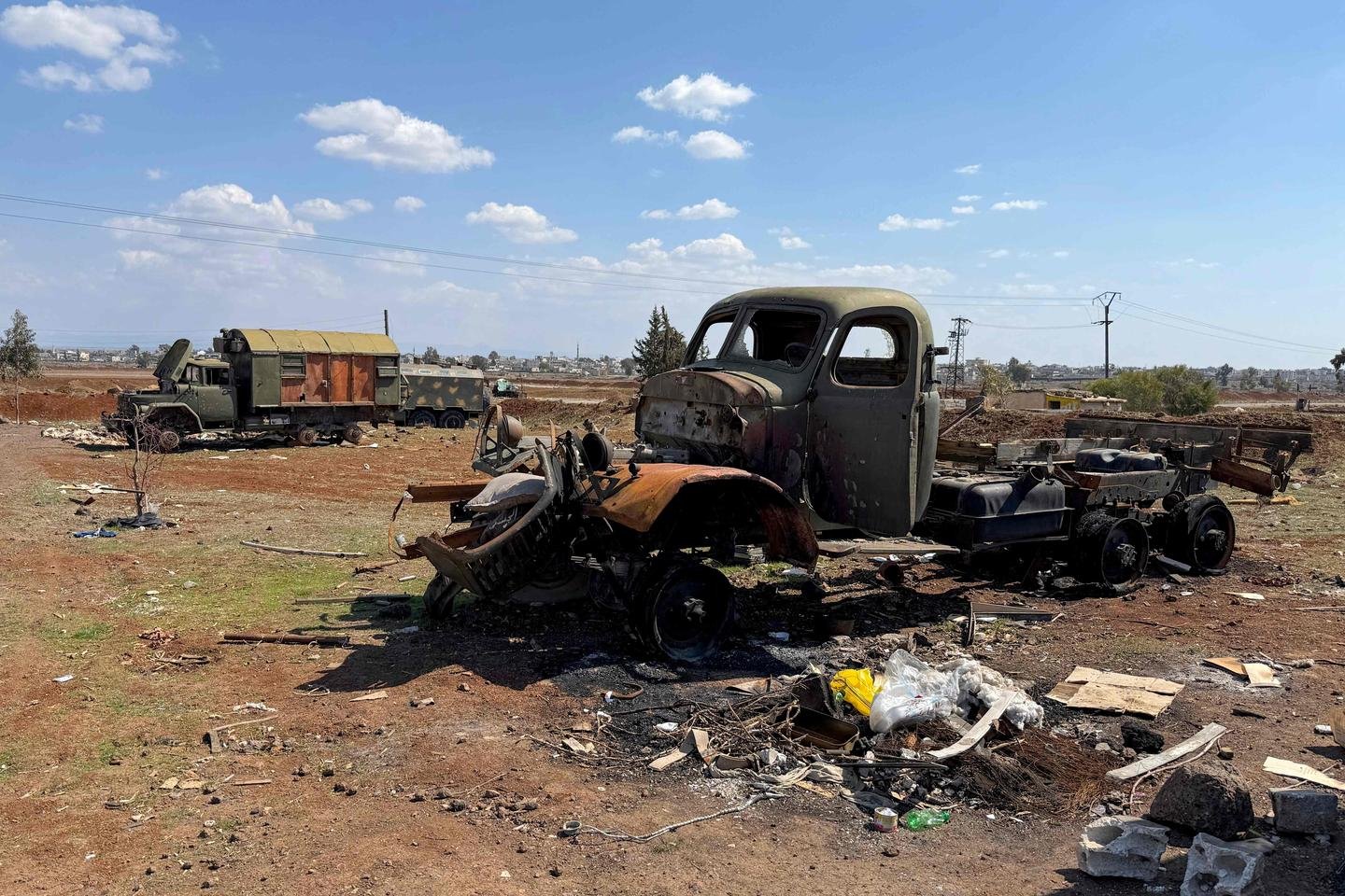 Os ataques israelenses contra "alvos militares" no sul do país deixaram três mortos